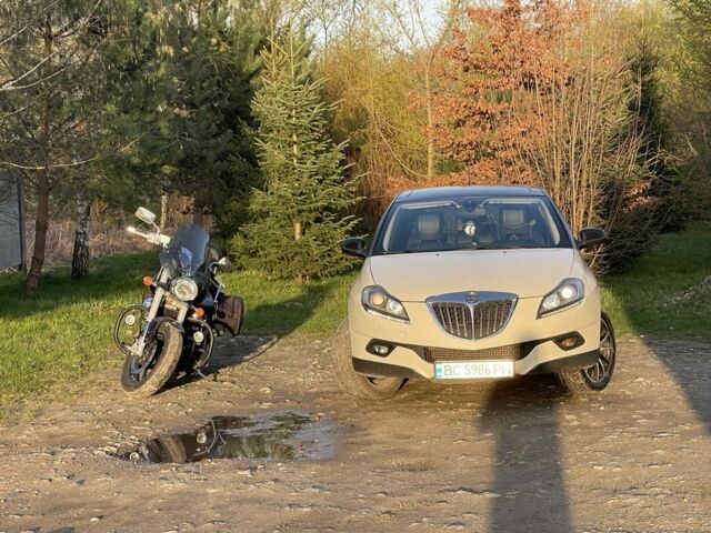 Білий Лянча Delta, об'ємом двигуна 2 л та пробігом 340 тис. км за 6700 $, фото 12 на Automoto.ua