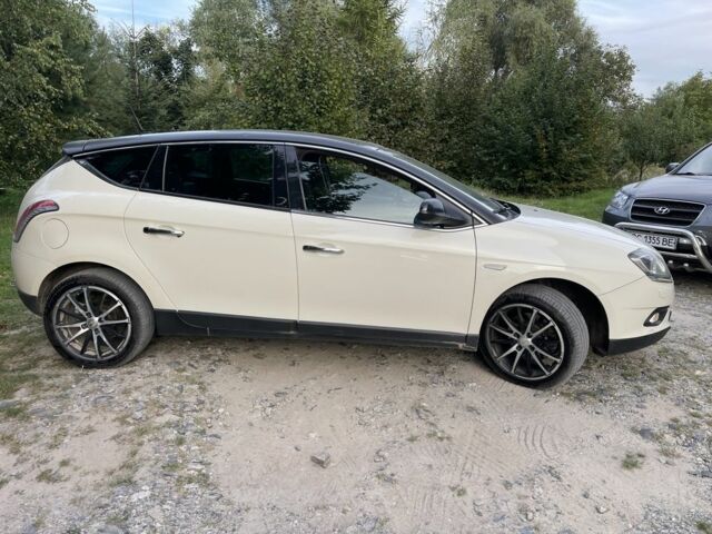 Білий Лянча Delta, об'ємом двигуна 2 л та пробігом 340 тис. км за 6700 $, фото 5 на Automoto.ua