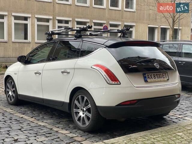 Білий Лянча Delta, об'ємом двигуна 1.37 л та пробігом 225 тис. км за 7000 $, фото 3 на Automoto.ua