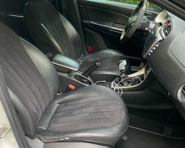 Белый Лянча Дельта, объемом двигателя 1.37 л и пробегом 225 тыс. км за 8000 $, фото 6 на Automoto.ua