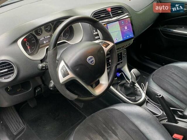 Белый Лянча Дельта, объемом двигателя 1.37 л и пробегом 225 тыс. км за 8000 $, фото 10 на Automoto.ua