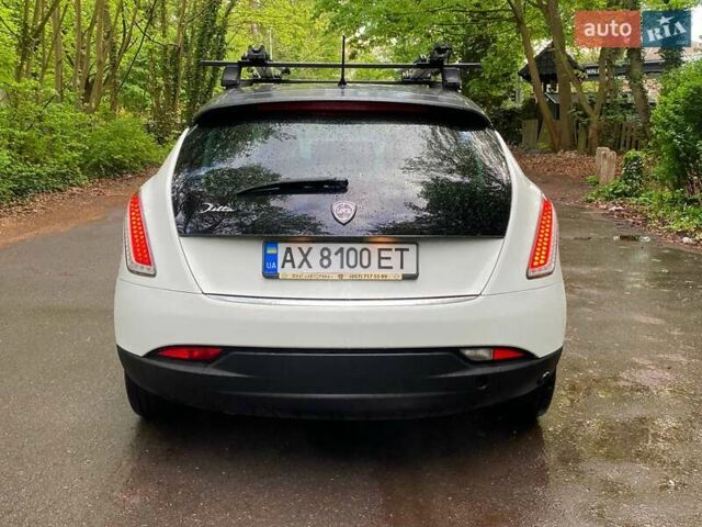 Белый Лянча Дельта, объемом двигателя 1.37 л и пробегом 225 тыс. км за 8000 $, фото 4 на Automoto.ua