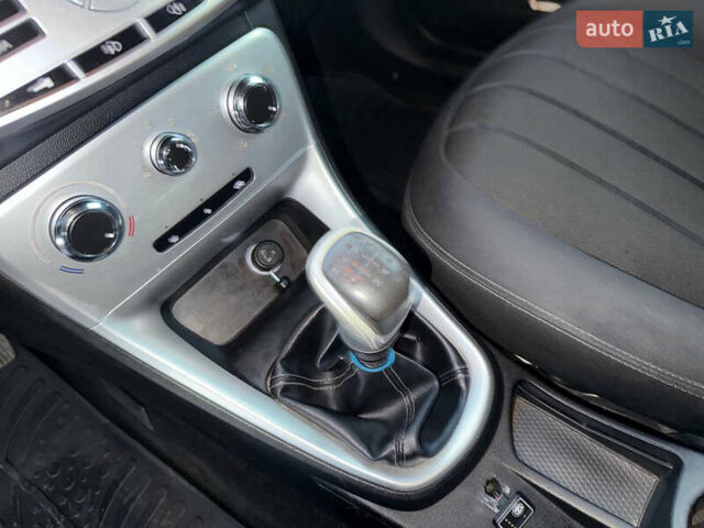 Черный Лянча Дельта, объемом двигателя 1.37 л и пробегом 228 тыс. км за 3900 $, фото 32 на Automoto.ua