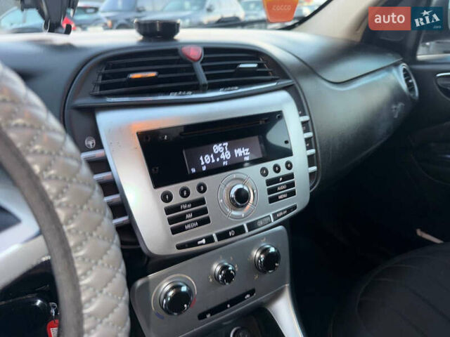 Черный Лянча Дельта, объемом двигателя 1.37 л и пробегом 228 тыс. км за 3900 $, фото 34 на Automoto.ua