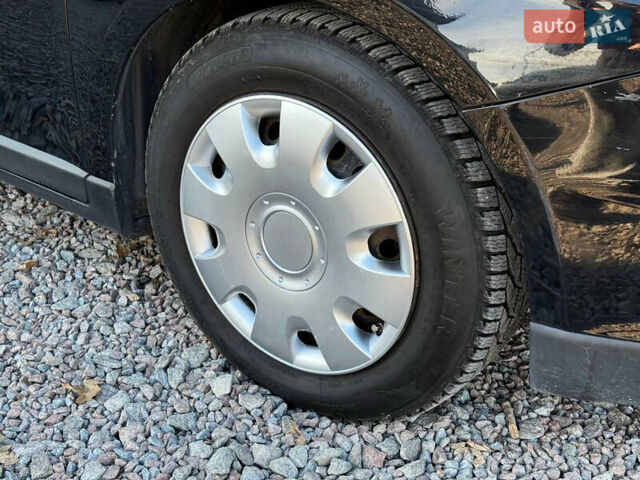 Черный Лянча Дельта, объемом двигателя 1.37 л и пробегом 228 тыс. км за 3900 $, фото 19 на Automoto.ua