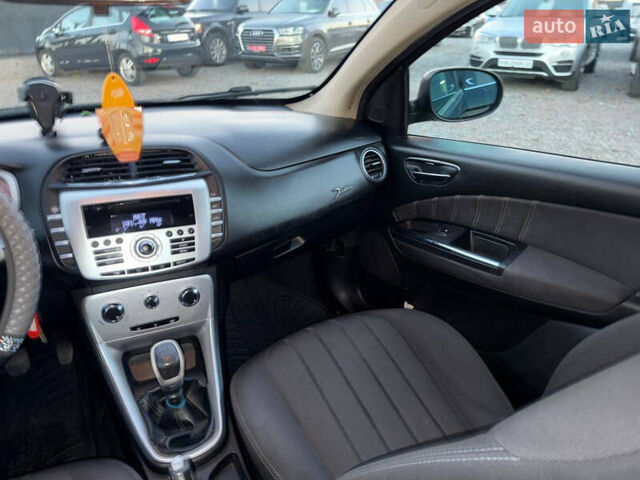 Черный Лянча Дельта, объемом двигателя 1.37 л и пробегом 228 тыс. км за 3900 $, фото 42 на Automoto.ua