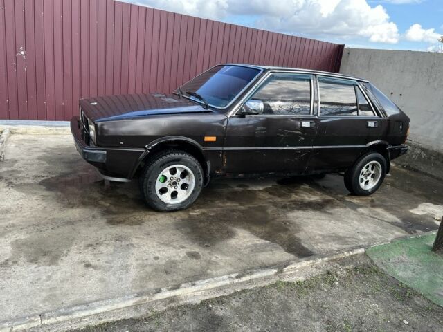 Коричневий Лянча Delta, об'ємом двигуна 1.3 л та пробігом 272 тис. км за 500 $, фото 1 на Automoto.ua