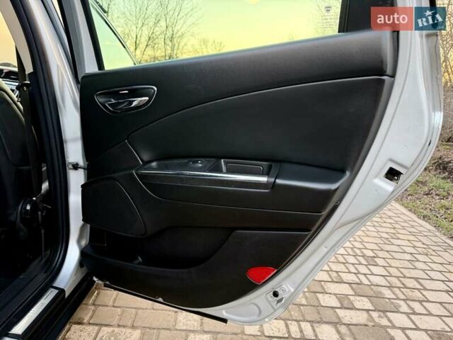 Серый Лянча Дельта, объемом двигателя 1.6 л и пробегом 265 тыс. км за 5700 $, фото 34 на Automoto.ua