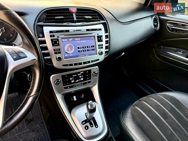 Серый Лянча Дельта, объемом двигателя 1.6 л и пробегом 265 тыс. км за 5700 $, фото 21 на Automoto.ua