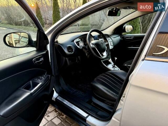 Серый Лянча Дельта, объемом двигателя 1.6 л и пробегом 265 тыс. км за 5700 $, фото 14 на Automoto.ua