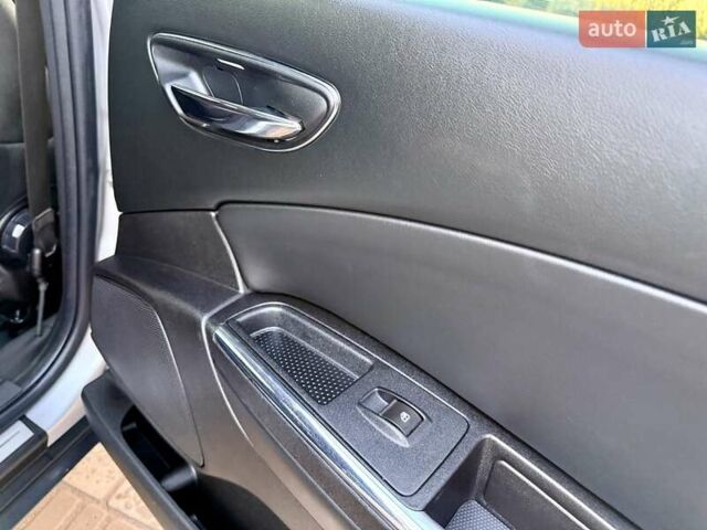 Серый Лянча Дельта, объемом двигателя 1.6 л и пробегом 265 тыс. км за 5700 $, фото 35 на Automoto.ua