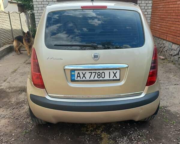 Бежевий Лянча Musa, об'ємом двигуна 1.37 л та пробігом 185 тис. км за 4000 $, фото 1 на Automoto.ua