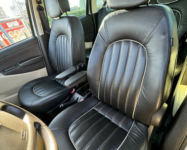 Коричневый Лянча Муса, объемом двигателя 1.4 л и пробегом 128 тыс. км за 6500 $, фото 10 на Automoto.ua