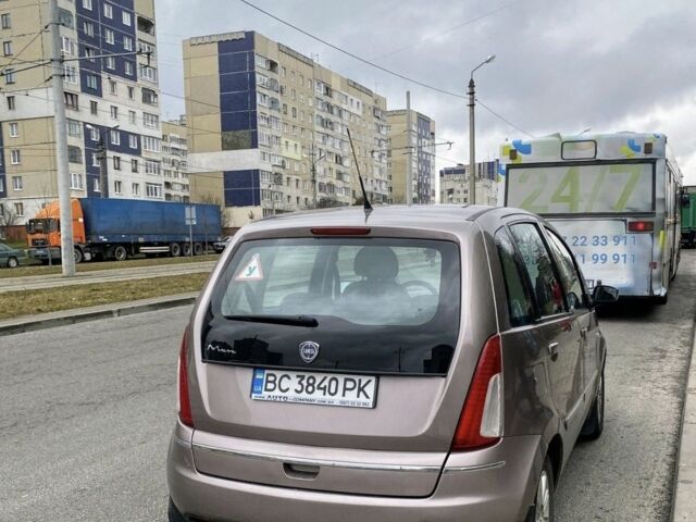 Серый Лянча Муса, объемом двигателя 1.4 л и пробегом 185 тыс. км за 4000 $, фото 2 на Automoto.ua