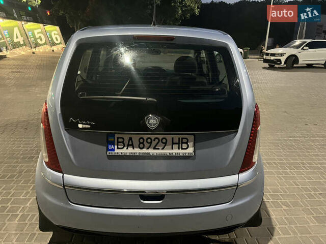 Синій Лянча Musa, об'ємом двигуна 1.37 л та пробігом 193 тис. км за 3500 $, фото 4 на Automoto.ua
