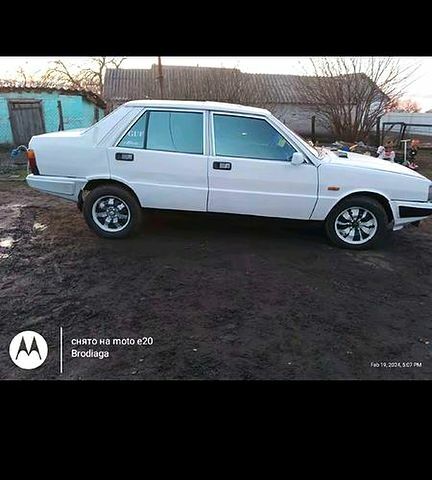Лянча Prisma, об'ємом двигуна 1.6 л та пробігом 0 тис. км за 400 $, фото 4 на Automoto.ua