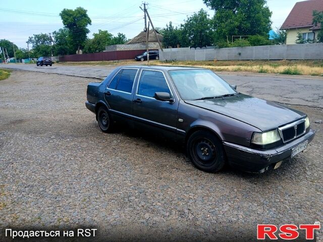 Серый Лянча Тема, объемом двигателя 2 л и пробегом 376 тыс. км за 1300 $, фото 1 на Automoto.ua