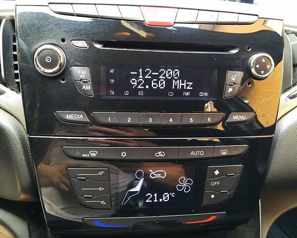 Білий Лянча Іпсілон, об'ємом двигуна 1.24 л та пробігом 83 тис. км за 5900 $, фото 28 на Automoto.ua