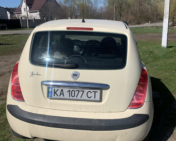 Бежевый Лянча Ипсилон, объемом двигателя 1.37 л и пробегом 133 тыс. км за 5000 $, фото 2 на Automoto.ua