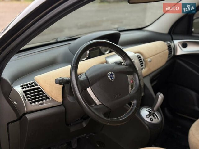 Бежевый Лянча Ипсилон, объемом двигателя 1.37 л и пробегом 75 тыс. км за 5550 $, фото 5 на Automoto.ua