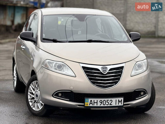 Бежевый Лянча Ипсилон, объемом двигателя 0.88 л и пробегом 79 тыс. км за 5399 $, фото 6 на Automoto.ua