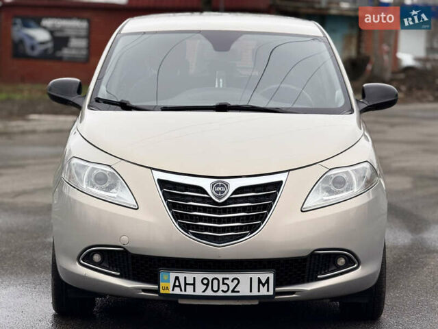 Бежевый Лянча Ипсилон, объемом двигателя 0.88 л и пробегом 79 тыс. км за 5399 $, фото 7 на Automoto.ua