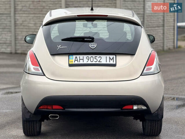 Бежевый Лянча Ипсилон, объемом двигателя 0.88 л и пробегом 79 тыс. км за 5399 $, фото 3 на Automoto.ua