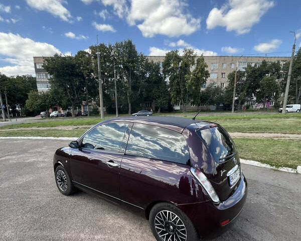 Фиолетовый Лянча Ипсилон, объемом двигателя 1.37 л и пробегом 178 тыс. км за 4900 $, фото 2 на Automoto.ua