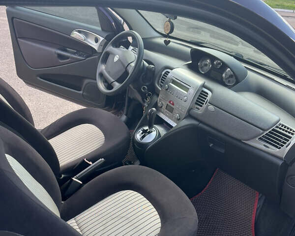 Фиолетовый Лянча Ипсилон, объемом двигателя 1.37 л и пробегом 178 тыс. км за 4900 $, фото 5 на Automoto.ua