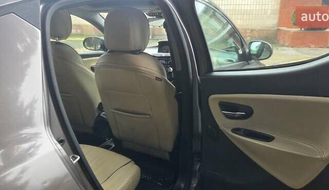 Коричневый Лянча Ипсилон, объемом двигателя 0.88 л и пробегом 224 тыс. км за 3900 $, фото 22 на Automoto.ua