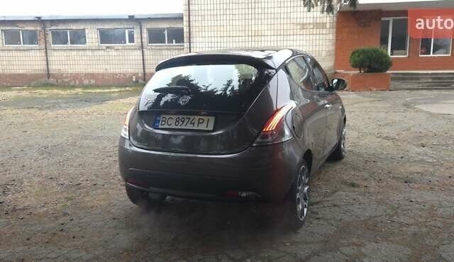 Коричневый Лянча Ипсилон, объемом двигателя 0.88 л и пробегом 224 тыс. км за 3900 $, фото 6 на Automoto.ua