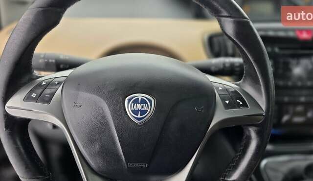 Коричневий Лянча Іпсілон, об'ємом двигуна 0.88 л та пробігом 224 тис. км за 3700 $, фото 7 на Automoto.ua