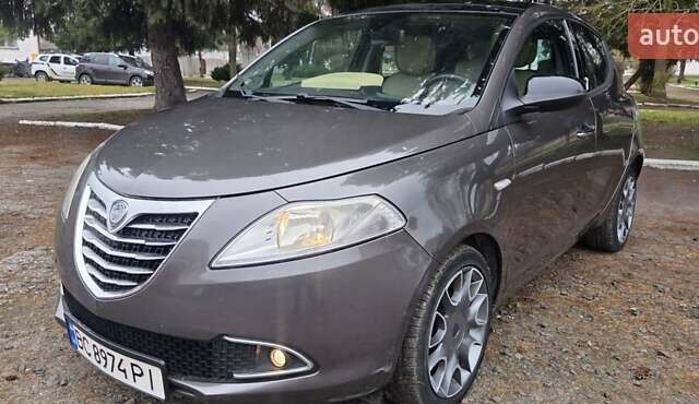 Коричневый Лянча Ипсилон, объемом двигателя 0.88 л и пробегом 224 тыс. км за 3900 $, фото 1 на Automoto.ua