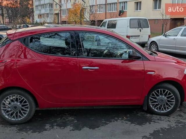 Червоний Лянча Іпсілон, об'ємом двигуна 0.88 л та пробігом 71 тис. км за 4950 $, фото 3 на Automoto.ua