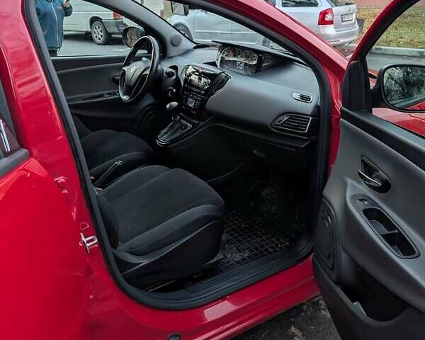 Червоний Лянча Іпсілон, об'ємом двигуна 0.88 л та пробігом 71 тис. км за 4950 $, фото 14 на Automoto.ua