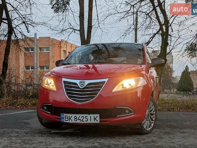 Червоний Лянча Іпсілон, об'ємом двигуна 0.88 л та пробігом 71 тис. км за 4950 $, фото 10 на Automoto.ua