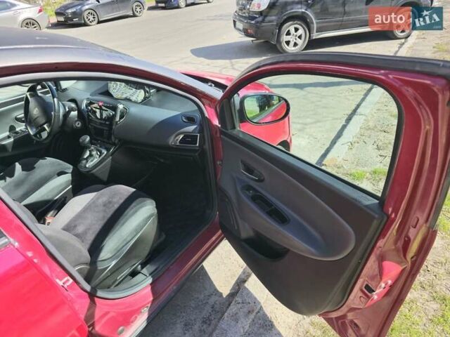 Красный Лянча Ипсилон, объемом двигателя 0.88 л и пробегом 89 тыс. км за 4444 $, фото 19 на Automoto.ua