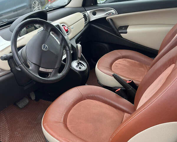 Сірий Лянча Іпсілон, об'ємом двигуна 1.4 л та пробігом 104 тис. км за 5500 $, фото 5 на Automoto.ua