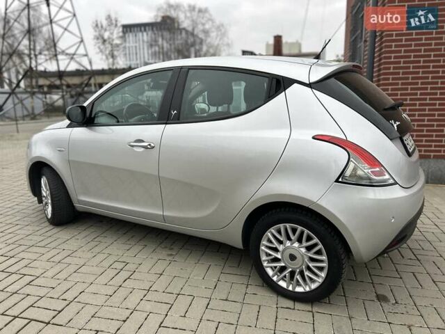 Серый Лянча Ипсилон, объемом двигателя 1.2 л и пробегом 55 тыс. км за 6500 $, фото 8 на Automoto.ua