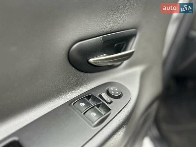 Серый Лянча Ипсилон, объемом двигателя 1.2 л и пробегом 55 тыс. км за 6500 $, фото 12 на Automoto.ua