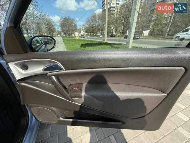 Синій Лянча Іпсілон, об'ємом двигуна 1.37 л та пробігом 143 тис. км за 3800 $, фото 12 на Automoto.ua