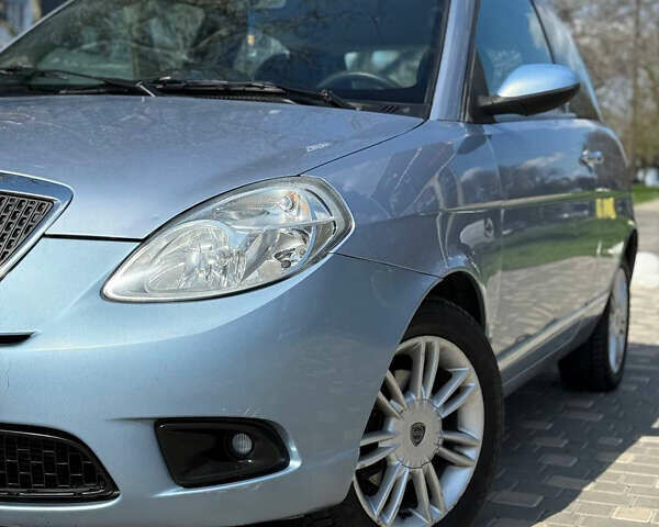 Синій Лянча Іпсілон, об'ємом двигуна 1.37 л та пробігом 143 тис. км за 3800 $, фото 5 на Automoto.ua