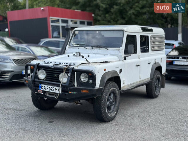 Білий Ленд Ровер Дефендер, об'ємом двигуна 2.5 л та пробігом 211 тис. км за 26000 $, фото 3 на Automoto.ua