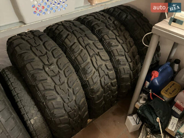 Белый Ленд Ровер Дефендер, объемом двигателя 2.4 л и пробегом 65 тыс. км за 34500 $, фото 2 на Automoto.ua