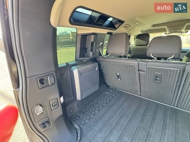 Белый Ленд Ровер Дефендер, объемом двигателя 2 л и пробегом 23 тыс. км за 59999 $, фото 15 на Automoto.ua