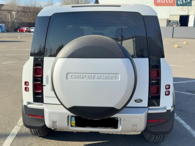 Белый Ленд Ровер Дефендер, объемом двигателя 2 л и пробегом 23 тыс. км за 59999 $, фото 8 на Automoto.ua