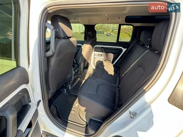 Белый Ленд Ровер Дефендер, объемом двигателя 2 л и пробегом 23 тыс. км за 59999 $, фото 18 на Automoto.ua