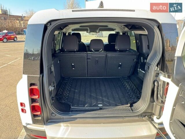 Белый Ленд Ровер Дефендер, объемом двигателя 2 л и пробегом 23 тыс. км за 59999 $, фото 12 на Automoto.ua