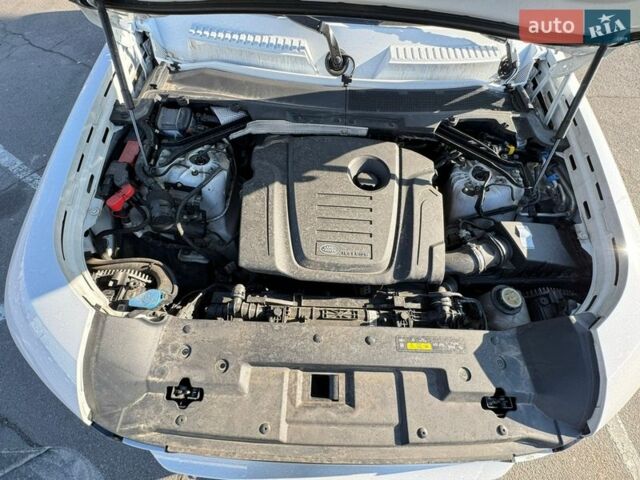 Белый Ленд Ровер Дефендер, объемом двигателя 2 л и пробегом 23 тыс. км за 59999 $, фото 34 на Automoto.ua