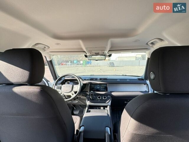 Белый Ленд Ровер Дефендер, объемом двигателя 2 л и пробегом 23 тыс. км за 59999 $, фото 24 на Automoto.ua